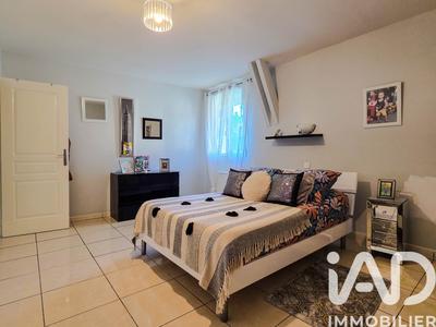 Maison - 180 m² - 5 pièces