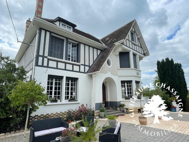 Maison ancienne - 266 m² - 12 pièces