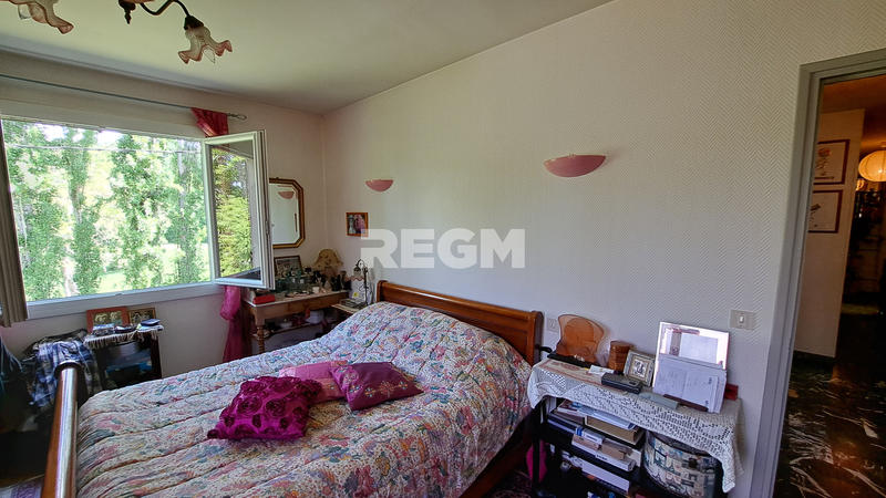 Maison - 240 m² - 8 pièces