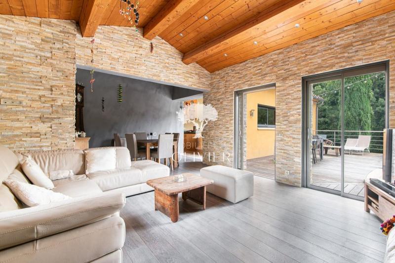 Propriété - 170 m² - 5 pièces