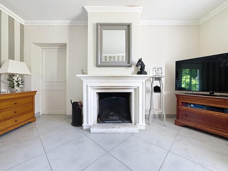 Maison - 300 m² - 10 pièces