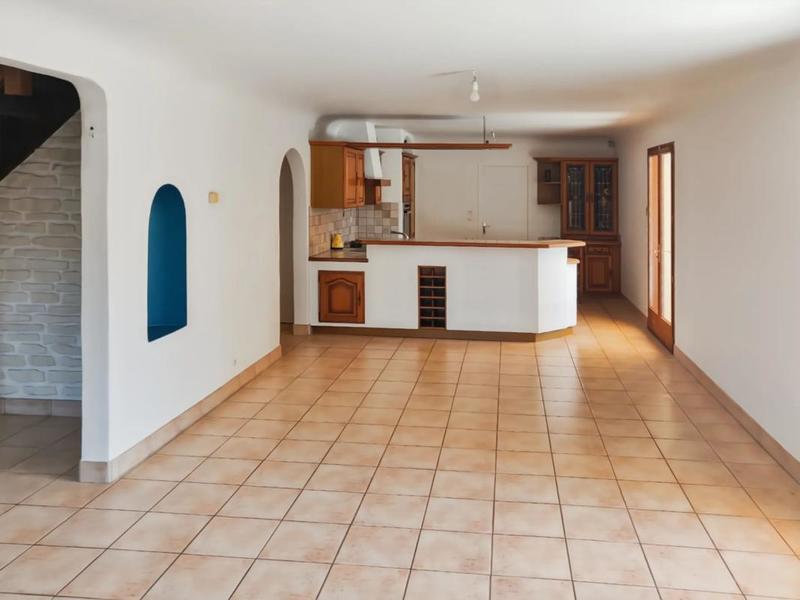 Maison - 220 m² - 7 pièces