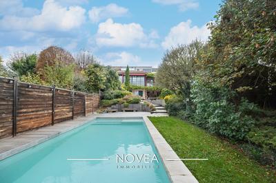 Maison ancienne - 205 m² - 8 pièces