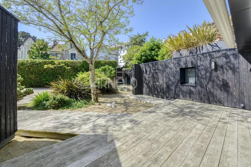 Maison - 200 m² - 8 pièces