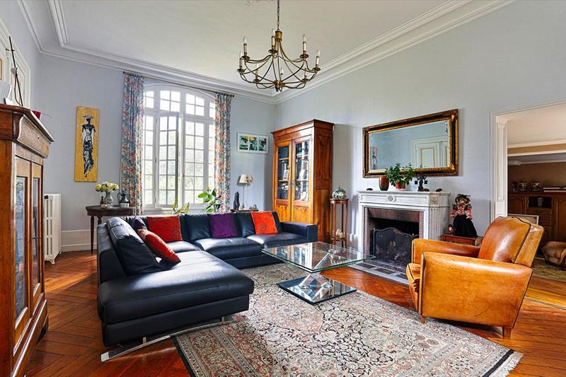 Propriété - 291 m² - 13 pièces