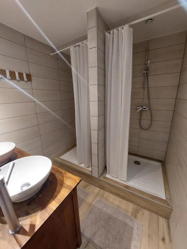 Loft - 214 m² - 7 pièces