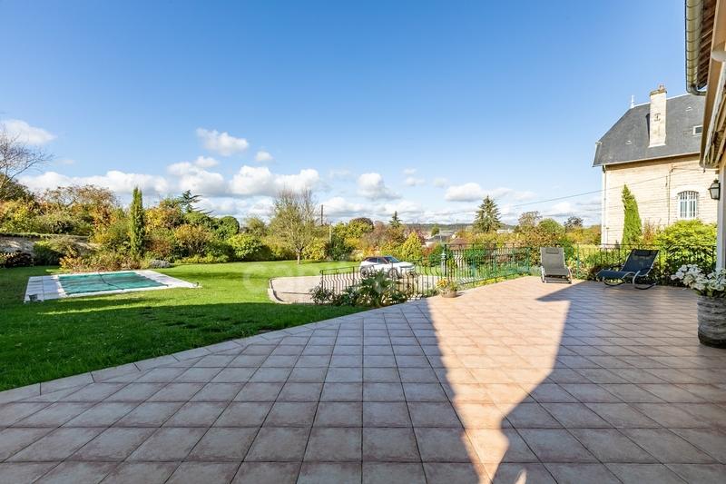 Maison - 270 m² - 8 pièces