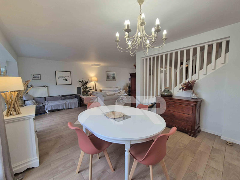 Maison - 143 m² - 6 pièces