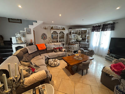 Maison - 159 m² - 9 pièces