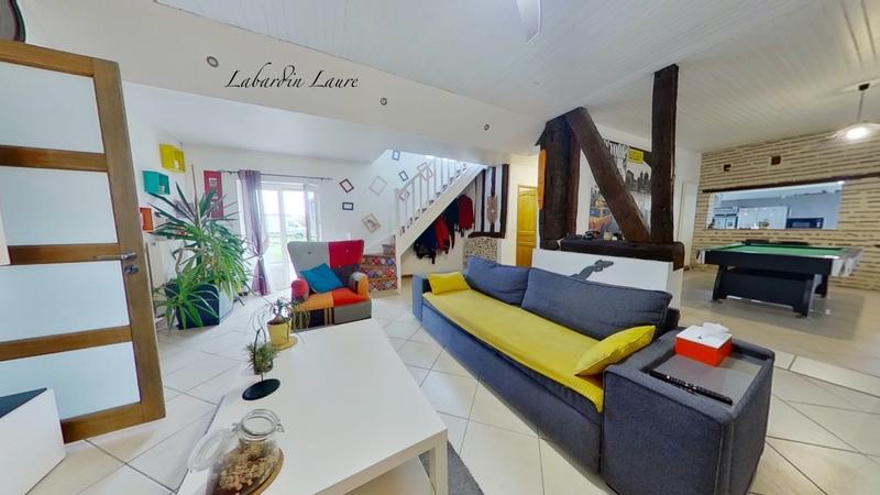 Maison - 300 m² - 9 pièces