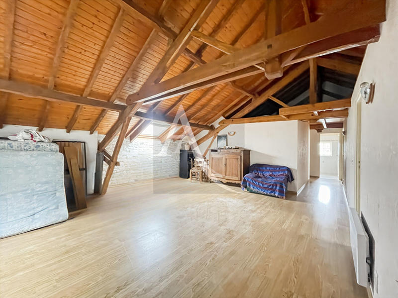 Maison - 216 m² - 12 pièces