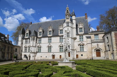 Visite d'une œuvre à l'autre - au Mudo-Musée de l'Oise