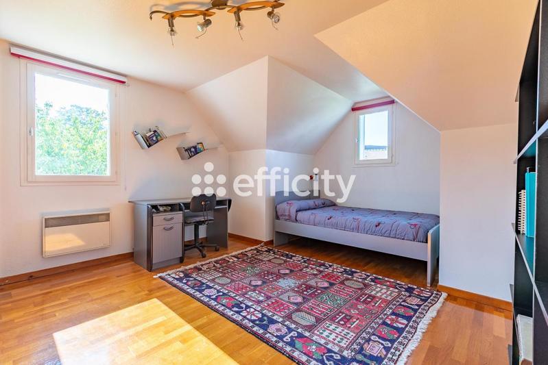 Maison - 136 m² - 6 pièces