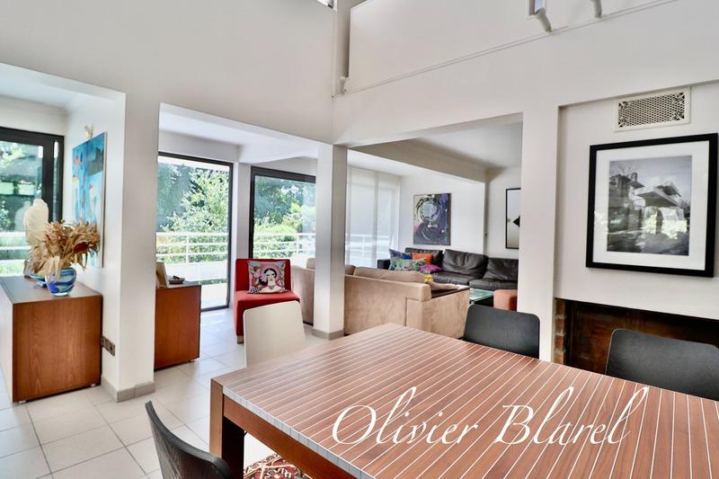 Maison d'architecte - 237 m² - 8 pièces