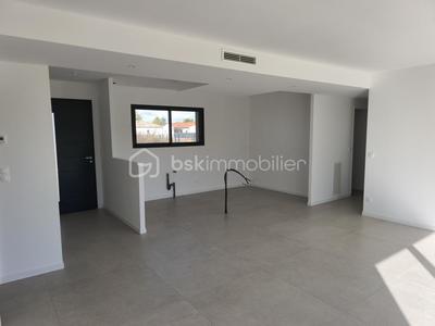 Villa - 100 m² - 5 pièces