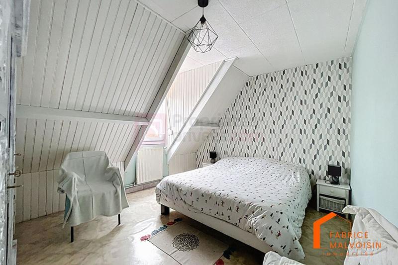 Maison - 177 m² - 7 pièces