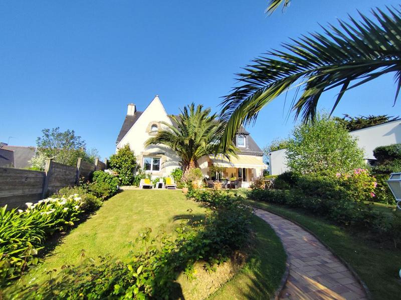 Maison - 175 m² - 9 pièces