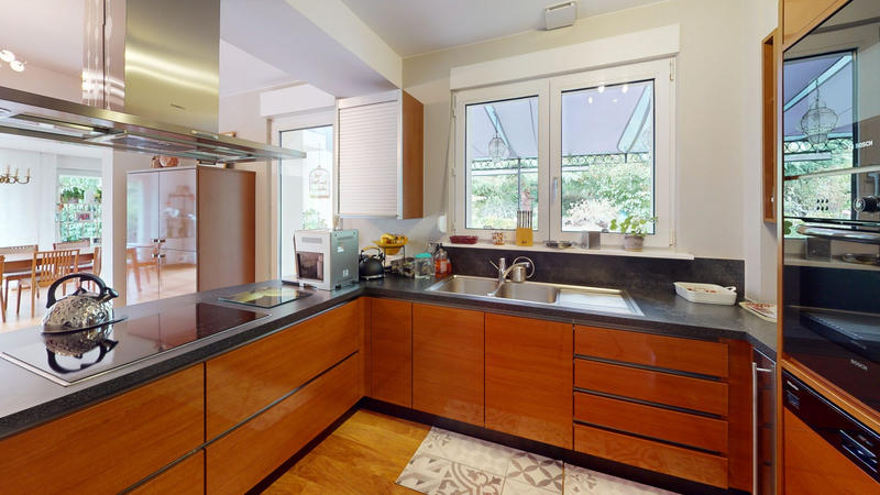 Maison - 296 m² - 10 pièces