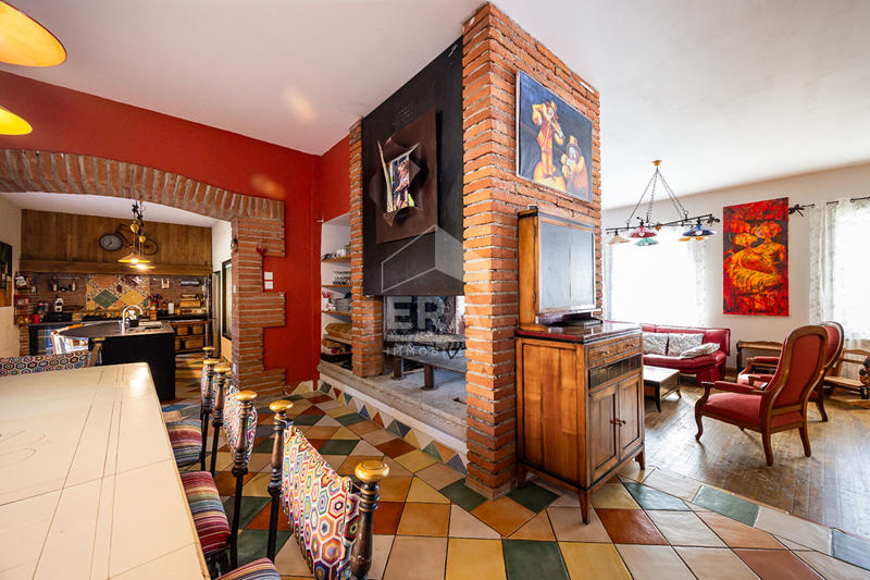 Maison - 254 m² - 6 pièces