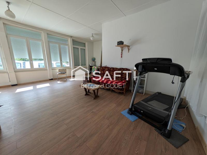 Maison - 205 m² - 9 pièces