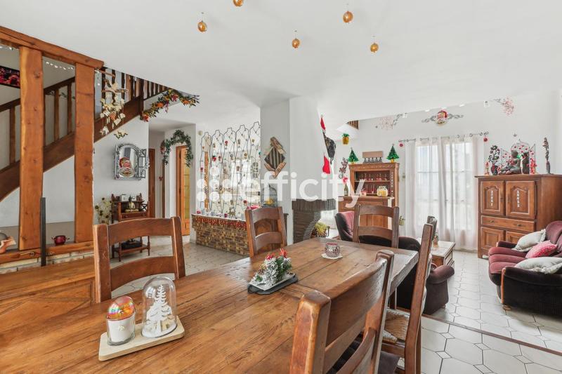 Maison - 140 m² - 5 pièces