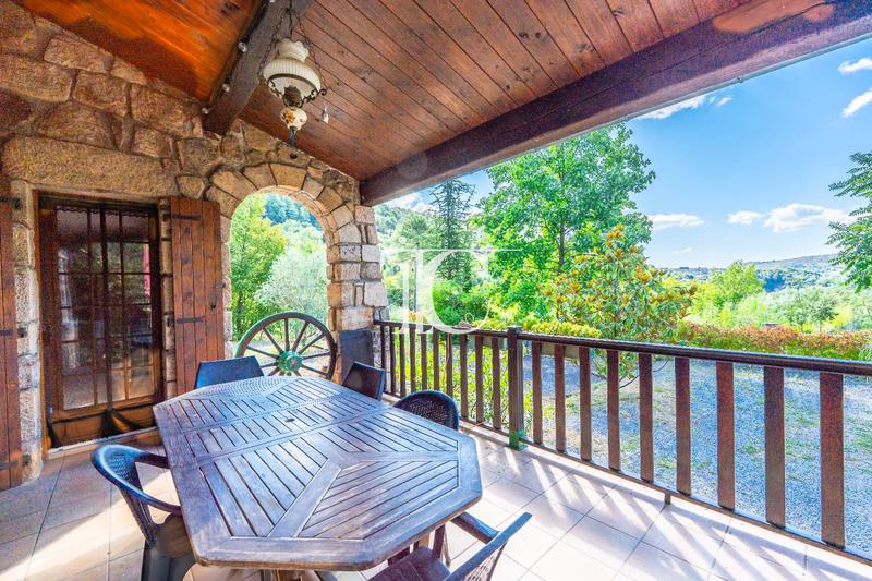 Maison - 131 m² - 4 pièces