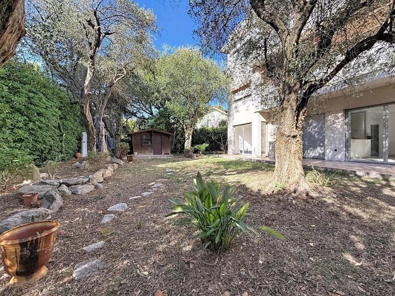 Appartement - 98 m² - 4 pièces