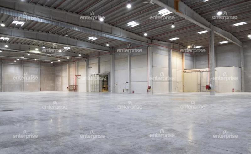 Entrepôt - 7 308 m²