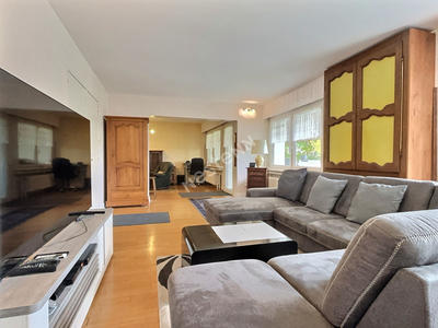 Maison - 187 m² - 8 pièces