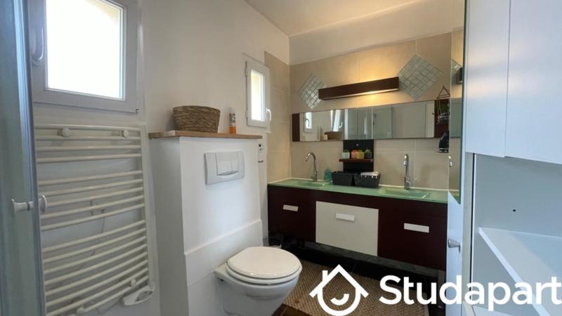 Chambre - 12 m² - 1 pièce