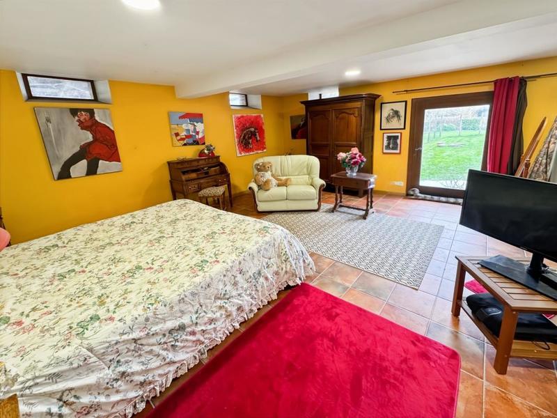 Maison - 252 m² - 6 pièces