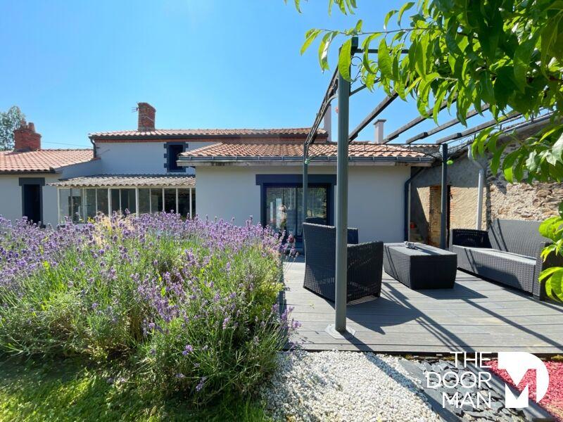 Maison - 180 m² - 4 pièces