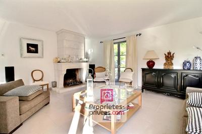Maison - 202 m² - 6 pièces