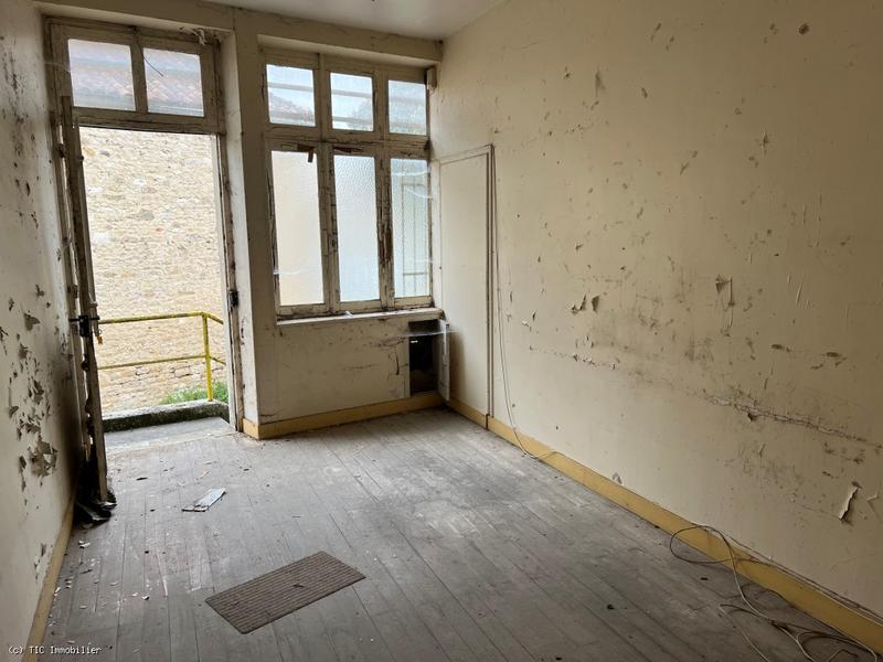 Maison - 250 m² - 10 pièces