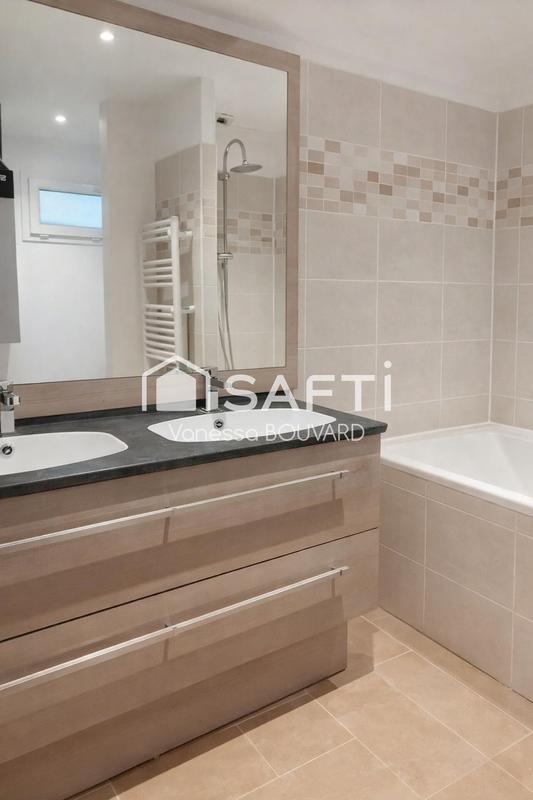 Maison - 226 m² - 7 pièces