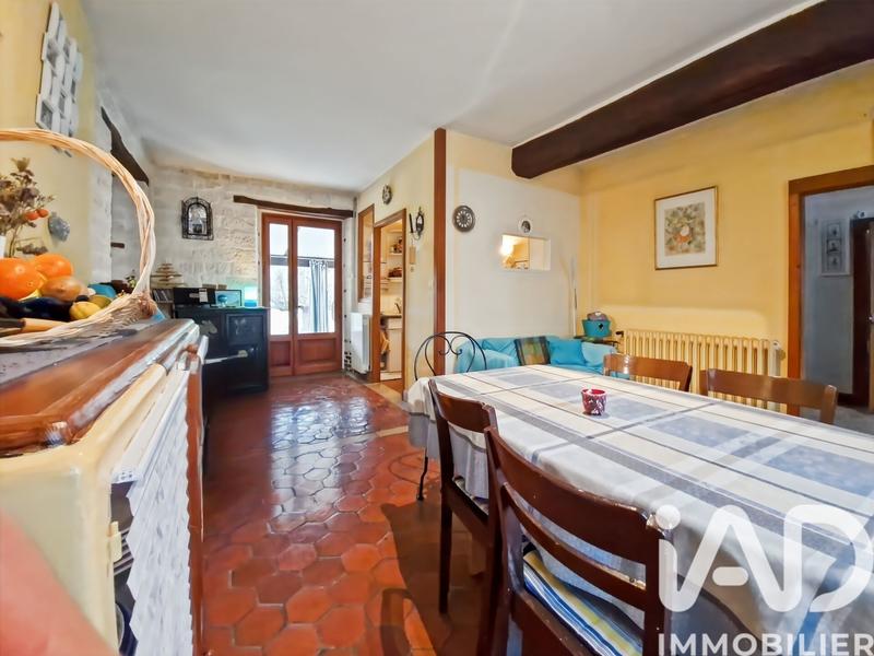 Maison - 228 m² - 7 pièces