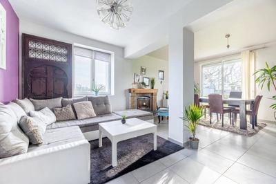 Maison - 200 m² - 8 pièces