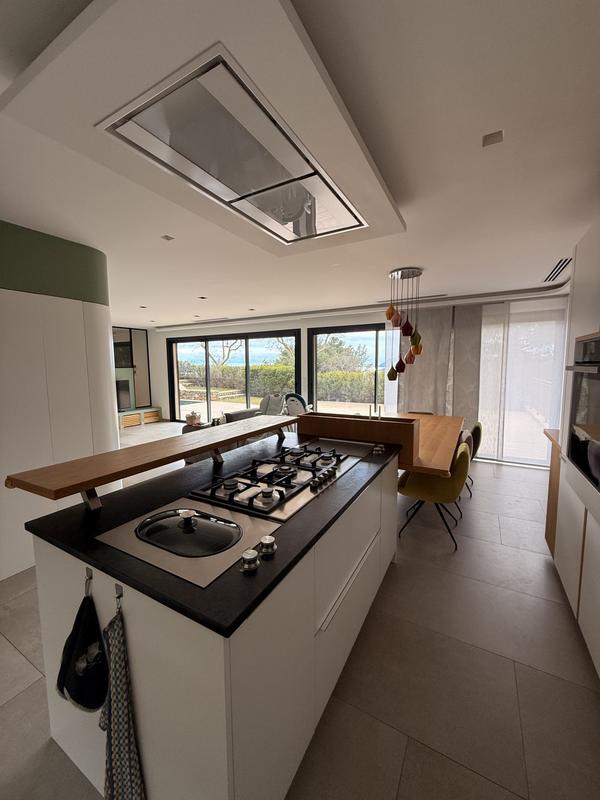 Villa - 300 m² - 9 pièces