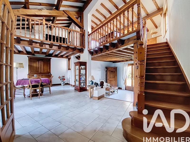 Maison - 231 m² - 7 pièces