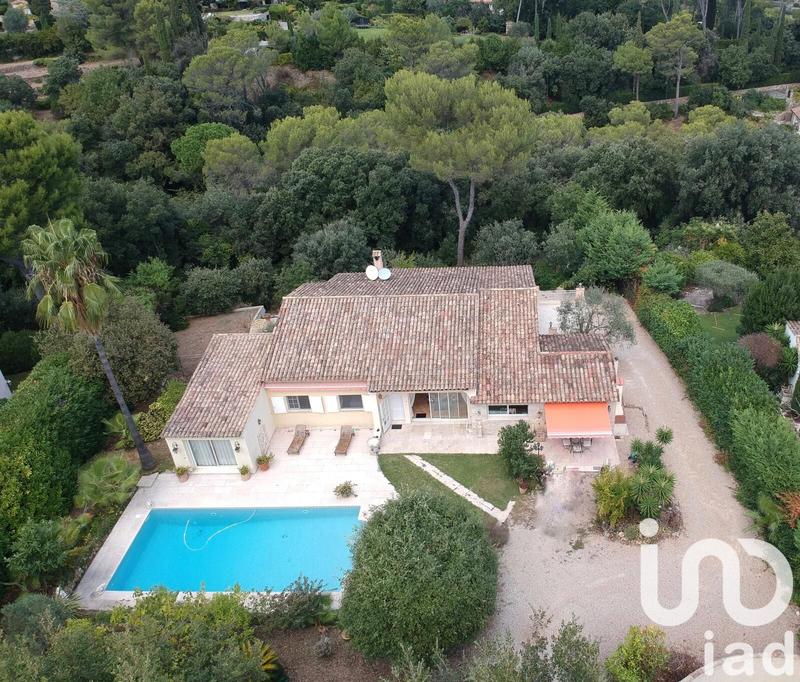 Maison - 280 m² - 7 pièces