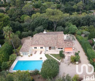 Maison - 280 m² - 7 pièces