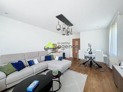 Maison - 105 m² - 4 pièces
