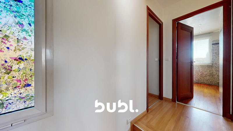 Maison - 302 m² - 12 pièces