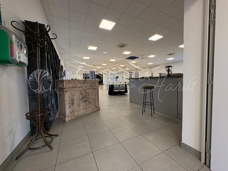 Local commercial - 473 m²