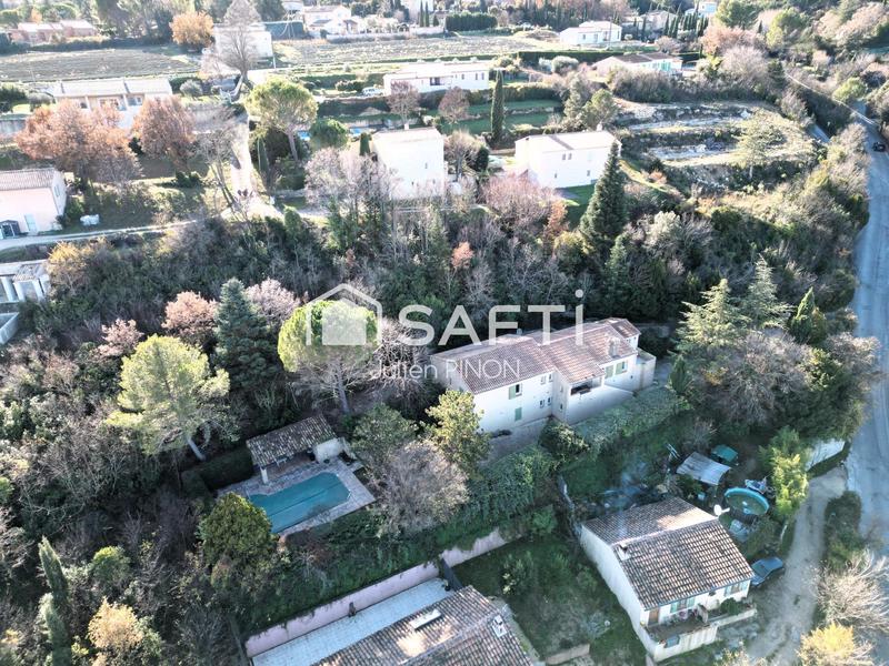 Villa - 175 m² - 6 pièces