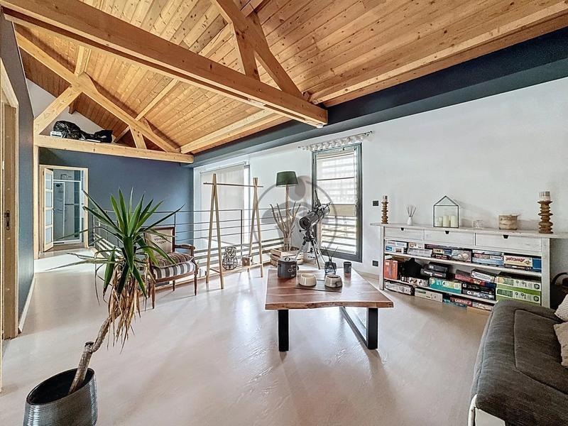 Maison - 180 m² - 7 pièces