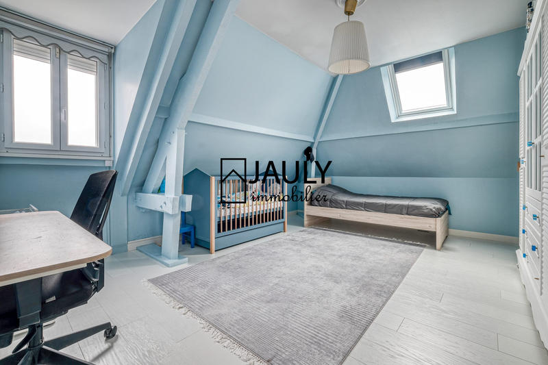 Maison - 340 m² - 10 pièces