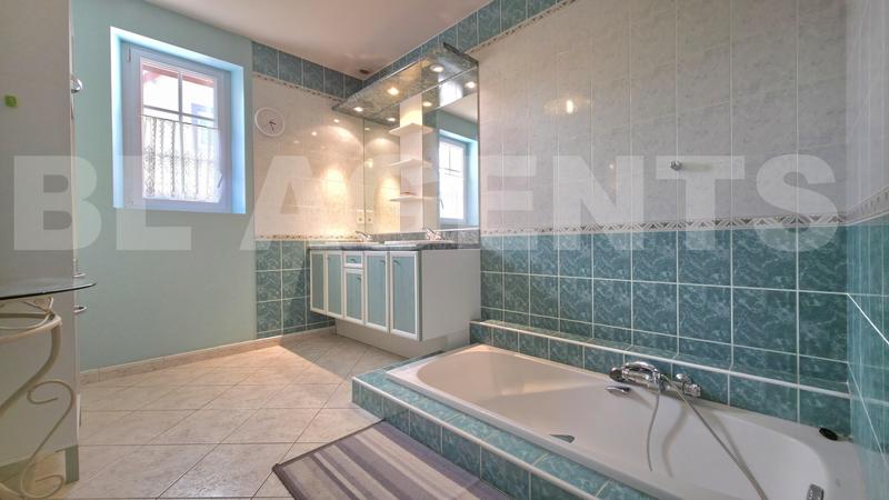 Maison - 106 m² - 4 pièces