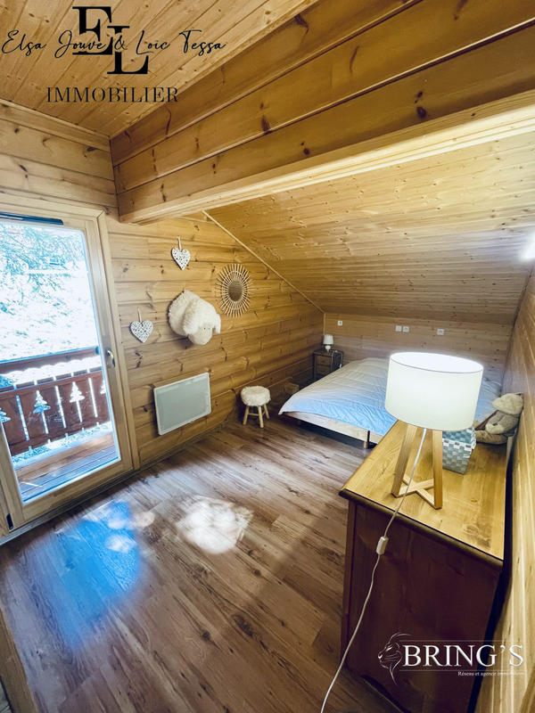 Châlet - 152 m² - 9 pièces