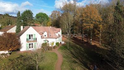 Demeure - 278 m² - 8 pièces